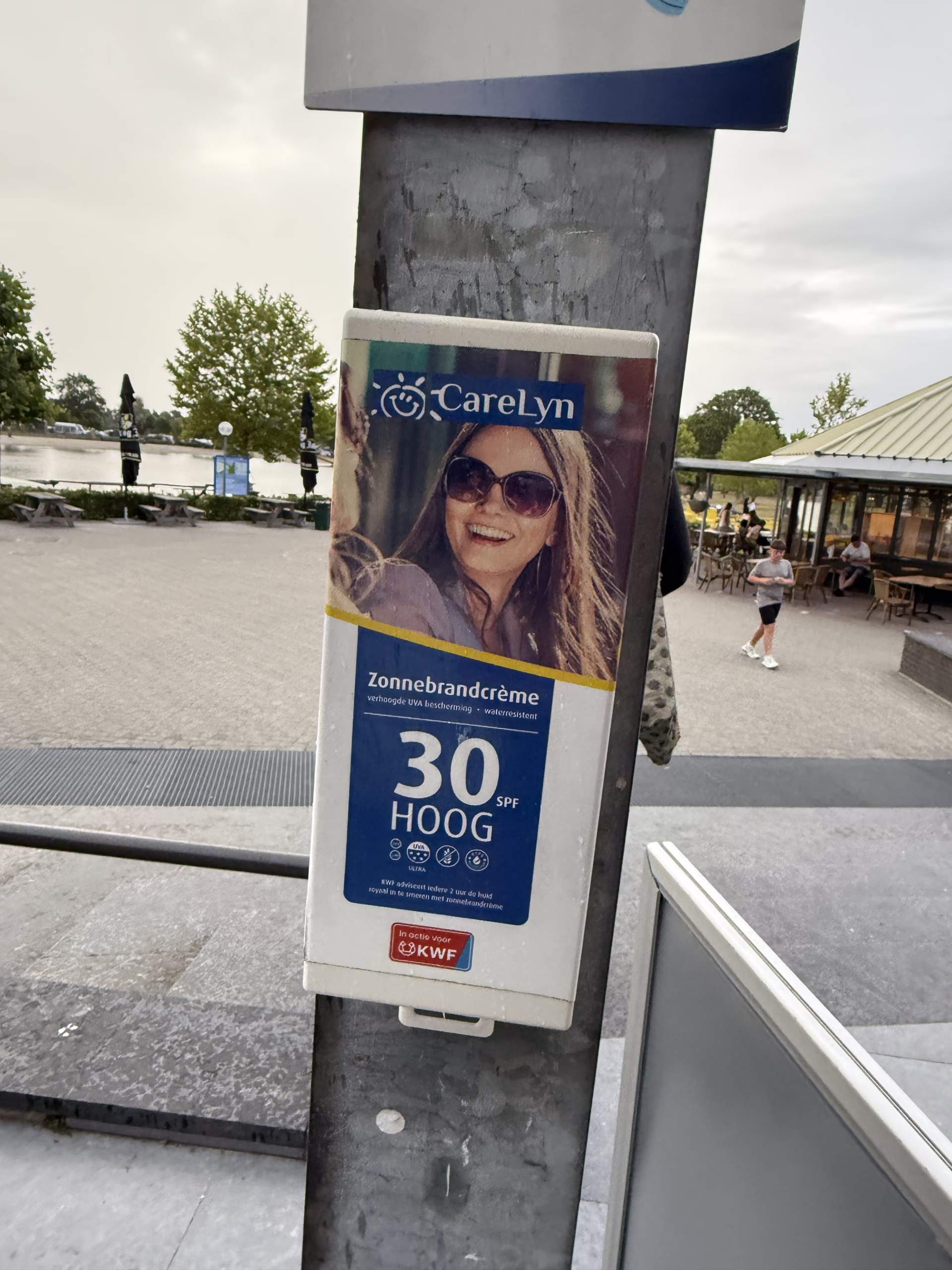 Zonnebrandautomaat bij Camping TerSpegelt – handige zonnebrandcrème voor gasten