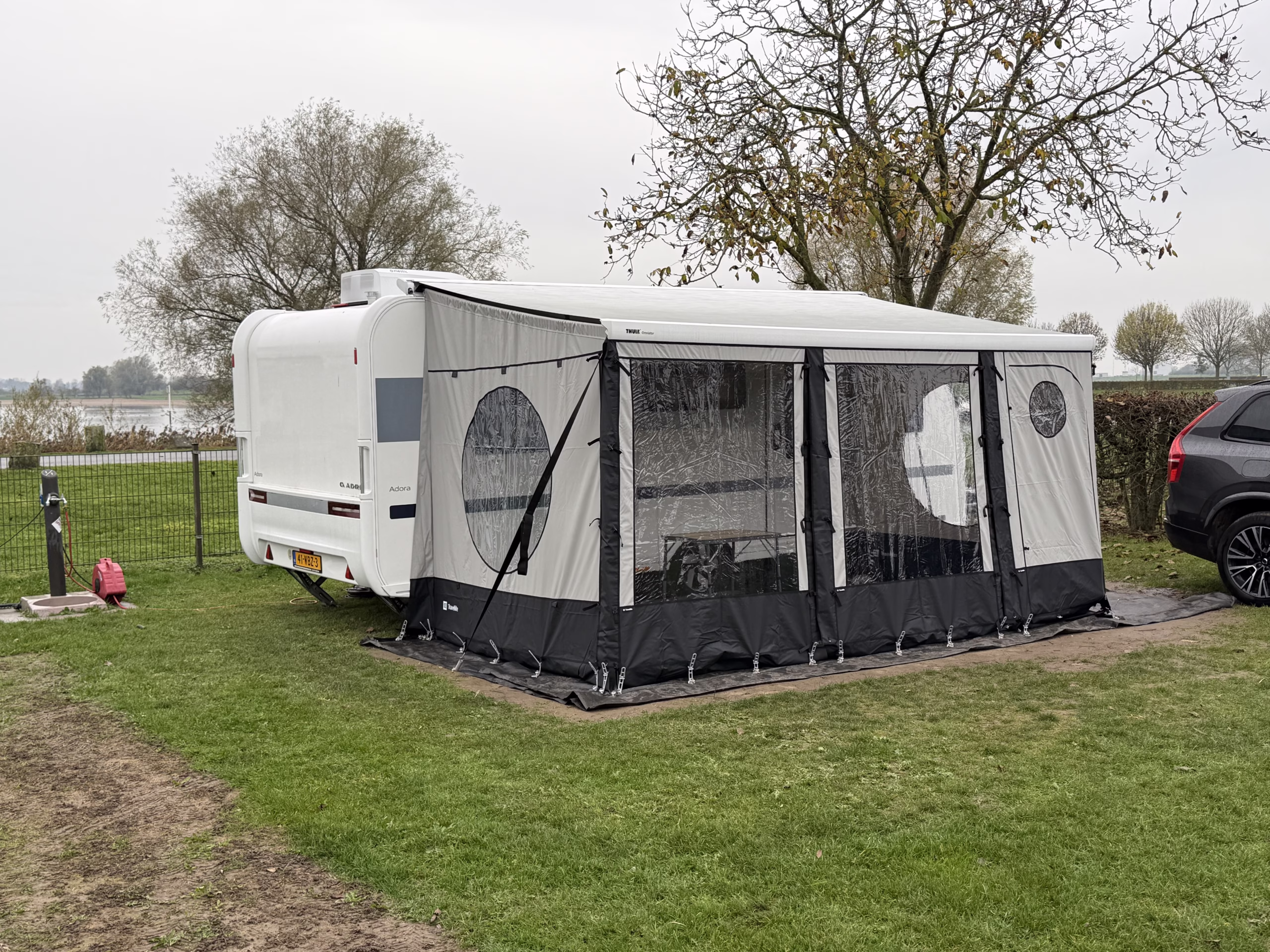 Los paneel van de Travellife Scala luifeltent na drogen thuis